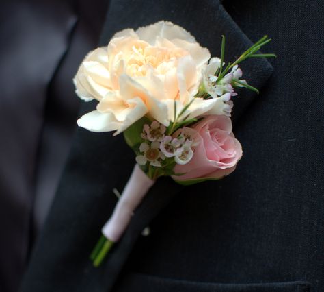 Carnation Boutineer Ideas, Carnation Boutineer, Blush Spray Rose, Spray Rose Boutonniere, Boutonnière Ideas, Peach Carnation, Spray Roses Boutonniere, Carnation Boutonniere, Pink Groomsmen