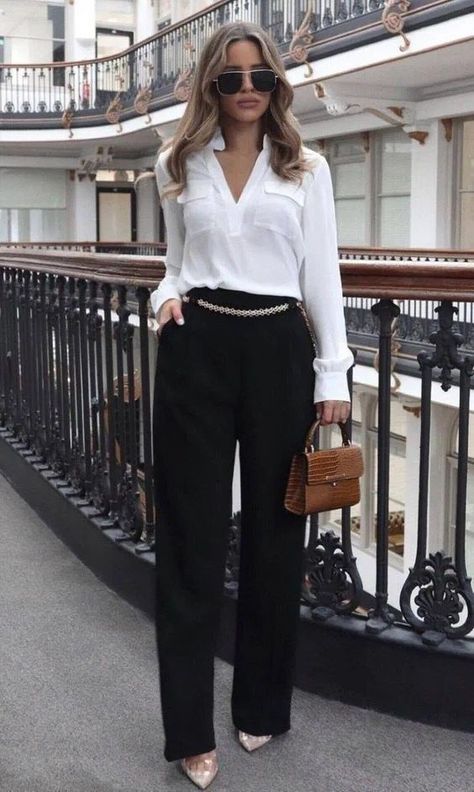 Outfit Formal Mujer, Interview Outfits Women, Black Pants Outfit, Meeting Outfit, Semi Formal Outfits, Casual Attire For Women, White Shirt Outfits, Elegant Outfit Classy, Paris Chic