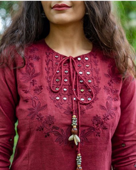 Mirror embellished kurta Mirror Work Kurti Design, Tassels Fashion Clothing, Mirror Work Kurti, Long Blouse Designs, Stylish Kurtis Design, Geometric Fashion, Simple Kurta Designs, Simple Kurti Designs, Neck Designs For Suits