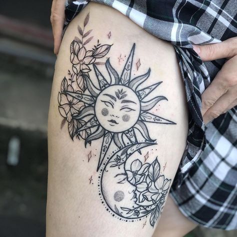 Thigh Piece, Thigh Tattoo, Dreamcatcher Tattoo, Tatting, Tattoo Ideas, Split, Tattoos, Stars, Flowers