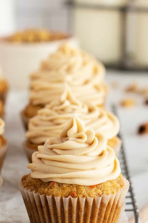 Maple Frosting Sweet Pickled Carrots Recipe, Maple Frosting Recipe, Sugar Free Carrot Cake, Sugar Free Desserts Easy, Sugar Free Brownies, Maple Frosting, Carrot Cake Muffins, Carrot Cake Cupcakes, Carrot Cupcakes