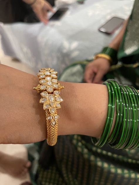 Royal Necklace, Bridal Jewellry, Traditional Bangles, Punjabi Jewelry, Classic Jewellery, Modern India, Temple Jewelry Necklace, Kundan Jewellery Bridal, Indian Wedding Jewelry Sets