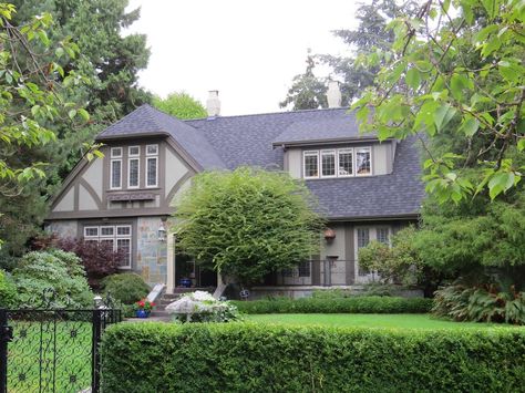 Tudor Style Exterior, Vancouver Painting, Tudor Exterior, Exterior Home Makeover, Tudor House Exterior, Tudor Houses, Tudor Homes, Character Homes, Modern Tudor