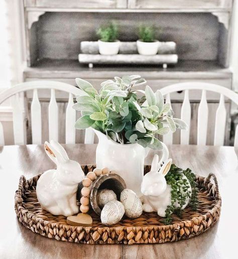 Easy and Pretty Easter Decorations For The Home | Are you looking for DIY Easter decorations ideas? These homemade Easter decorations include Easter table decorations with flowers, Easter table settings, Easter table centrepieces, Easter table ideas and elegant Easter table decorations. Plus, if you’re after inexpensive Easter table decorations ideas, these are fantastic. #easterdecorations #easterdecor #eastertable #eastertabledecorations #centerpieces #easter Homemade Easter Decorations, Simple Easter Decor, Easter Decor Ideas, Easy Easter Decorations, Easter Table Settings, Easter Inspiration, Easter Decorations Dollar Store, Easter Decorations Vintage, Easter Decorations Outdoor