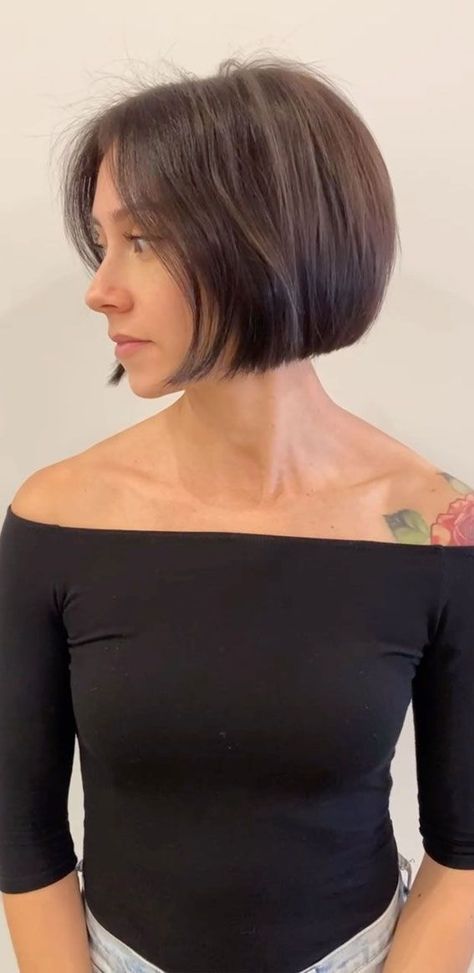 Jaw Length Hair, Textured Bob Haircut, Chin Bob, Whoville Hair, Detangling Spray, Best Bob Haircuts, Textured Bob, Hair Things, Short Hair Trends