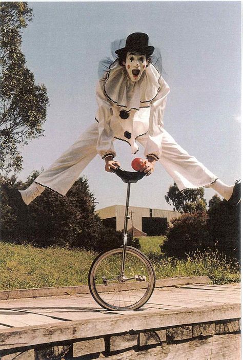 Clown Tricks, Circus Aesthetic, Pierrot Clown, Circus Acts, Dark Circus, Send In The Clowns, Circus Costume, Vintage Clown, Unicycle