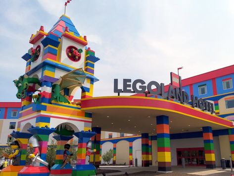 After more than a year of waiting, Legoland New York Resort is officially fully open today with the debut of Legoland Hotel: Noel Decor, Kid Friendly Vacations, New York Hotel, Candy Toys, Lego Land, Best Christmas Toys, Disney World Rides, Hotel Exterior, Four Rooms