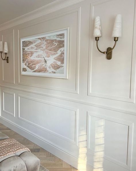 Decorative Wall Moulding Ideas, Large Wall Moulding Ideas, Photos On Panelled Wall, Classic Wall Decor Ideas, Wall Molding With Pictures, Frame Tv Bedroom Wall, Cream Wall Panelling, Picture Frame Paneling Living Room, Full Wall Paneling Living Room