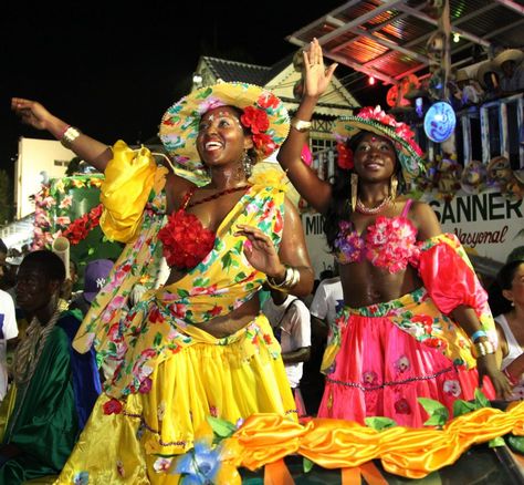 folclor latino on Pinterest | Traditional Dresses, Cartagena Colombia… Spirit Day Outfits, Haiti Aesthetic, Haiti Carnival, Haitian Carnival, Trinidad Culture, Sweet Sixteen Party Themes, Haitian Clothing, Carnival Spirit, Caribbean Outfits