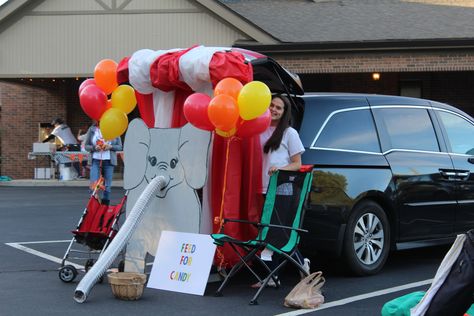 Feed the Elephant for Candy Elephant Trunk Or Treat, Spooky Stuff, Elephant Trunk, Baseball Party, Happy Everything, Treat Ideas, Trunk Or Treat, Fall Festival, Plastic Cup