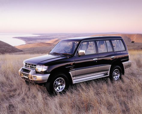 Pajero Fieldmaster, 2005 Aesthetic, Pajero Io, Burger Logo, Iconic Cars, Cricket Wallpapers, Dream List, Mitsubishi Motors, Mitsubishi Pajero