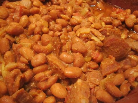 Lulu's Cocina: Portuguese Beans Portuguese Fava Bean Recipe, Portuguese Beans, Linguica Recipes, Fava Beans Recipes, Baked Beans With Bacon, Portugal Food, Learn Brazilian Portuguese, Portuguese Cuisine, Brazilian Food