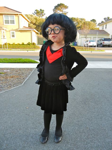 edna mode - Google Search Disney Costume Ideas, Incredible Costume, Sheep Costume, Disney Costumes For Kids, Adult Disney Costumes, Disney Dress Up, Disney Costume, Edna Mode, Mode Costume