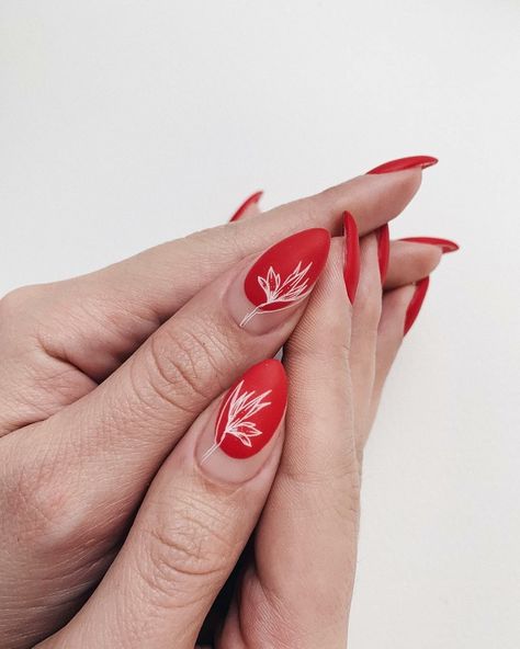 Follow me if you are interested in fashion just like me. In my profile, you will be inspired by the ideas of outfits, manicure, shoes, accessories, as well as bags! Flower Nail Designs, Nail Swag, Halloween Nail Art, Floral Nails, Manicure E Pedicure, Flower Nails, Perfect Nails, Love Nails, Nail Manicure