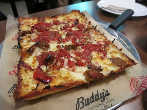 Buddy's Novi Buddys Pizza, Detroit Pizza, New York Pizza, Vintage Diner, Pizza Lovers, Pizza Recipes Dough, Hawaiian Pizza, Pizza Dough, Cheese Pizza