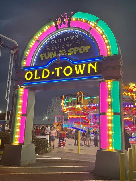 Old Town Orlando Florida, Old Town Orlando, Orlando Florida Aesthetic, Old Town Florida, Florida Nostalgia, Orlando Aesthetic, Traveling Goals, Christian Flag, Funny Shoes