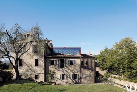 Inside the Transformation of a Rustic Italian Farmhouse | Architectural Digest Mediterranean Farmhouse Exterior, Rustic Mediterranean Farmhouse, Rustic Italian Farmhouse, Italian Farmhouse Decor, Rustic Italian Decor, Italian Style Home, Rustic Italian Home, Design Grill, Italian Farmhouse