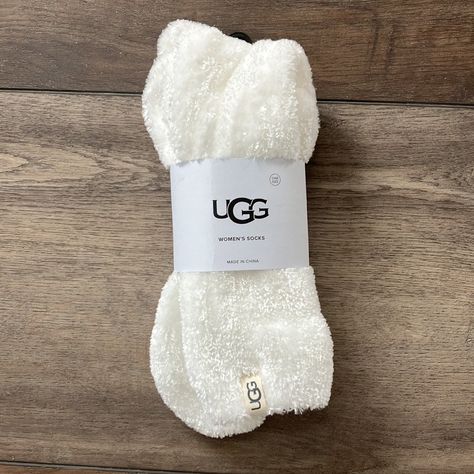 New Soft And Fuzzy White Ugg Boot Socks. Christmas Gifts Preppy, Cute Nike Socks, Xmas Wishlist Ideas, Fuzzy Socks Aesthetic, White Ugg Boots, Christmas Gift Wishlist, White Fuzzy Socks, White Uggs Boots, Aesthetic Christmas Wishlist