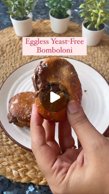 Eggless Bomboloni Recipe, Donut Recipe Chocolate, Bomboloni Recipe, Recipe Donut, Jain Recipes, Eggless Desserts, Eggless Recipes, Filled Donuts, Deep Fry