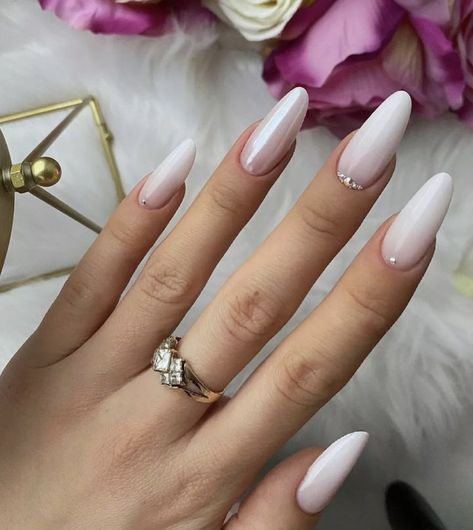 Nail Art Mariage, Baby Boomers Nails, Bridal Nails Designs, Nails Neutral, Unghie Sfumate, Milky Nails, Nagellack Trends, Bride Nails, Nagel Inspo