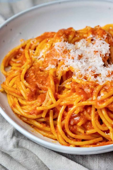 Pomodoro Recipe, Italy Recipes, Pasta Board, Rice Risotto, Giada De Laurentiis Recipes, Giada Recipes, Parmesan Rind, Pasta Dinners, Pasta Sauces