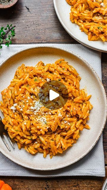 Pumpkin Orzo, Easy Orzo, Orzo Recipe, Crowded Kitchen, Christmas Salads, Orzo Recipes, Orzo Pasta, Pasta Shapes, Vegan Butter