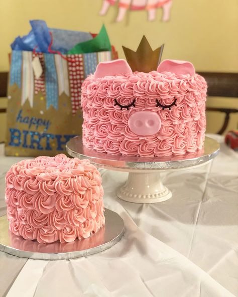 Pig Cake Ideas Birthdays, Pink Pig Cake, Pig Smash Cake 1st Birthdays, Pig Smash Cake, 2nd Birthday Cake Girl, Pig Baby Shower, Piggy Cake, Cake Pop Tutorial, Violet Cakes