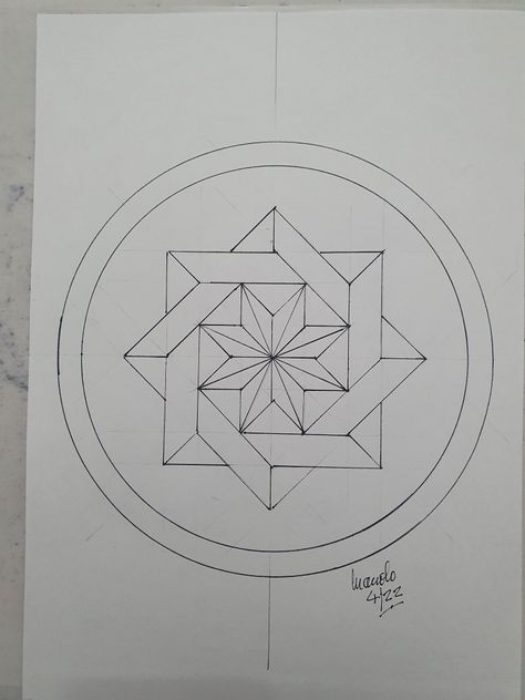 Geometry Rangoli Designs, Geometric Rangoli Designs, Sacred Geometry Art Mandalas, Geometric Patterns Drawing, Pookalam Design, Geometric Shapes Drawing, Doodle Art Flowers, Rangoli Side Designs, Geometric Pattern Art