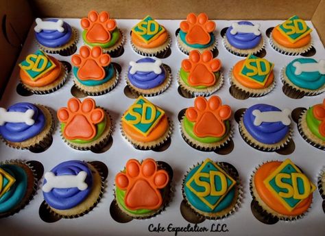 Scooby Doo Cupcake Cake, Scooby Doo First Birthday Party Ideas, Scooby Doo Treats, Scooby Doo Birthday Party Ideas Cake, Scooby Doo Party Ideas, Scooby Doo Themed Party, Scooby Doo First Birthday, Diy Scooby Doo Birthday Party Ideas, Scooby Doo Baby Shower Ideas