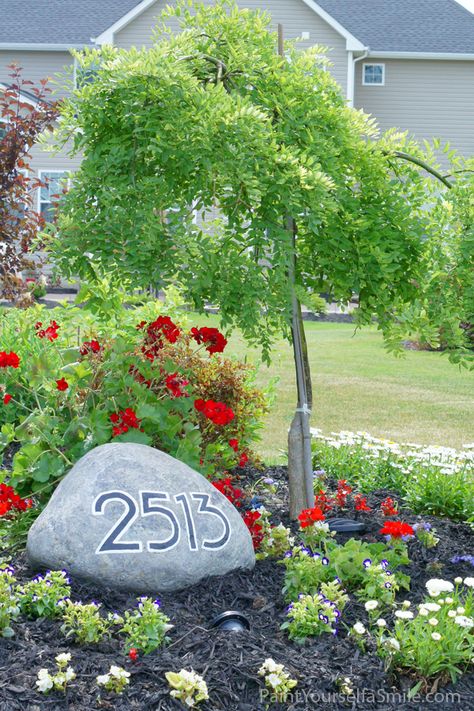 29 Beautiful DIY House Number Sign Ideas and Designs For 2022 House Number Ideas, Unique House Numbers, Landscape House, House Numbers Diy, Number Ideas, Modern Front Yard, Small Front Yard Landscaping, Small Front Yard, Front Yard Garden Design