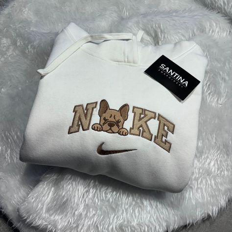 Embroidery Design Hoodie, Sweatshirts And Hoodies, Cute Nike Hoodies, Custom Nike Hoodie, Nike Embroidered Sweatshirt, Nike Stitch Sweatshirt, Hoodies Ideas, Cute Hoodies, Cute Clothes