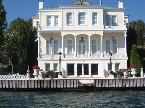 https://flic.kr/p/7fbz5U | Bosphorus House, Istanbul, Turkey | Old Ottoman house by the waterside Ottoman House, Hotels In Istanbul, Istanbul Turkey Photography, Istanbul Hotels, Istanbul City, Turkey Travel, Waterfront Homes, Traditional Architecture, Most Beautiful Cities