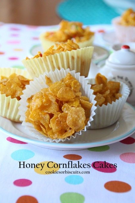 Honey Cornflakes Cakes - also known as Honey Joys.   A simple, quick treat.  Fun to make with kids or make them for a children's party. Honey Joys Recipe, Honey Cornflakes, Honey Joys, Cornflake Cookies, Rice Bubbles, Quick Treats, Snacks Für Party, Biscuit Cookies, Cereal Recipes