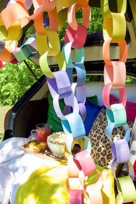 Paper Loop Garland, Paper Ring Garland, Paper Chain Wedding Decor, Rainbow Paper Chain, Paper Chain Decorations, Paper People Chain, Ch Digraph, Paper Chain Garland, Jesus Birthday Party