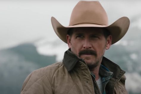 Josh Lucas Plays Young John Dutton on 'Yellowstone' and Stole Our Hearts in 'Sweet Home Alabama' John Dutton, Josh Lucas, Yellowstone Series, Moustaches Men, Luke Grimes, Cole Hauser, Shoes Too Big, Sweet Home Alabama, Kevin Costner