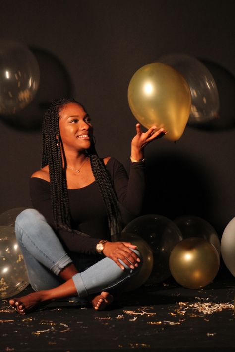 Black Background Birthday Photoshoot, Photoshot Theme Ideas Studio, Ballons Photoshoot, Black And Gold Photoshoot, Professional Headshots Women, Mens Photoshoot, Bday Shoot, Birthday Photo Shoot, 21st Birthday Photoshoot