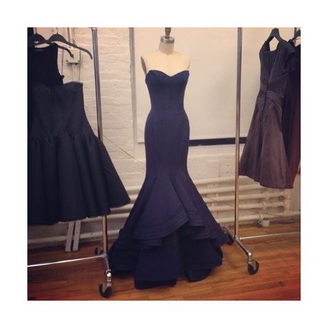 Tumblr ❤ liked on Polyvore featuring dresses, instagram, pictures, photos and backgrounds Mermaid Evening Gown, Look Formal, Chique Outfits, Sweetheart Prom Dress, Blue Mermaid, Satin Prom Dress, Zac Posen, Gorgeous Gowns, Mermaid Prom Dresses