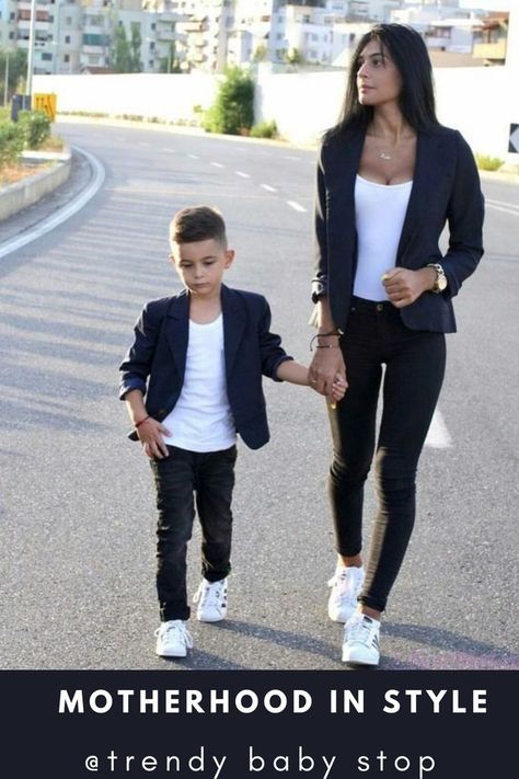 Mother Son Matching Outfits, Mommy Son Outfits, Mom And Son Outfits, Mother Son Photos, Son Photo Ideas, Mom And Baby Outfits, Mom Daughter Outfits, Stile Casual Chic, Mother Daughter Fashion