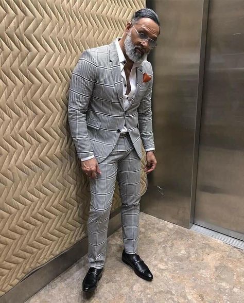 Irvin Randle, Black Men Outfits, Mens Suits Casual, Suit Overcoat, Husband Ideas, Suited Men, Don't Disturb, Handsome Bearded Men, Older Mens Fashion