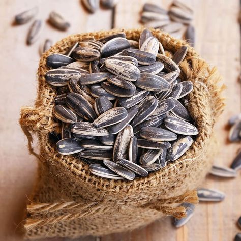 Roasted Sunflower Seeds Recipes, Honey Roasted Sunflower Seeds Recipes, Roasted Sunflower Seeds, Sunflower Seeds Recipes, Roasting Sunflower Seeds Oven, Flavored Sunflower Seeds Recipes, Roasted Sunflower Seed Recipes, How To Roast Sunflower Seeds In Oven, Dill Pickle Sunflower Seeds Recipe