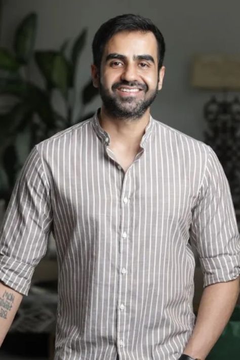 <p>Contrary to the popular notion that most billionaires in the world show off their wealth by buying and using products belonging to luxury or even ultra-luxury brands, <strong>Zerodha's co-founder,</strong> <a href="https://www.indiatimes.com/worth/news/zerodha-ceo-joins-giving-pledge-list-to-donate-50-percent-wealth-605127.html">Nikhil Kamath,</a> has a different opinion.</p><h2><strong>Who Is Nikhil Kamath?</strong></h2><p class="caption-image-wrapper"><img src="https://... Nikhil Kamath, India Stock Market, Financial Year End, Divorce Wife, Market Stands, Ultra Luxury, Wealthy People, Indian Market, Stock Broker