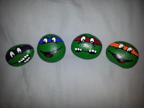 Teenage Mutant Ninja Turtle painted mini-beach rocks! Turtle Rock Painting, Turtle Painted Rocks, Leonardo Ninja Turtle, Turtle Rock, Painted Shells, Teenage Mutant Ninja Turtle, Turtle Painting, Beach Rocks, Painting Rocks