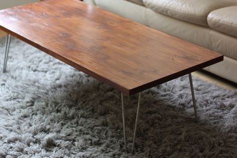 how to make a hairpin leg coffee table // fort & field Hairpin Leg Coffee Table, Hairpin Coffee Table, Diy Mid Century Modern, Diy Mid Century, Diy Muebles Ideas, Wood Table Diy, Mid Century Modern Coffee Table, Table Diy, Diy Coffee Table