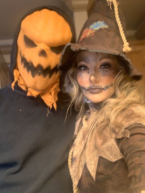 Couples Scarecrow Costume, Scarecrow Couple Costume, Scary Scarecrow, Scarecrow Makeup, Crow Costume, Couples Cosplay, Scarecrow Costume, Couple Costume, Trick R Treat