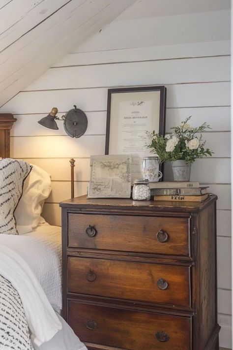 Bedside Table Styling Farmhouse, Traditional Rustic Bedroom, Vintage Rustic Bedroom, Rustic Farmhouse Bedroom Master Suite Nightstands, Cozy Cottage Bedroom Ideas, Beach Farmhouse Bedroom, Cozy Antique Bedroom, Boys Rustic Bedroom Ideas, Blue Cottage Core Bedroom