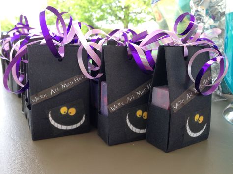 Alice in Wonderland party favors - Cheshire Cat Wonderland Party Theme, Wonderland Sweet 16, Alice In Wonderland Tea Party Birthday, Alice In Wonderland Wedding, Alice Tea Party, Mad Hatter Party, Alice In Wonderland Birthday, Alice In Wonderland Theme, Alice In Wonderland Tea Party