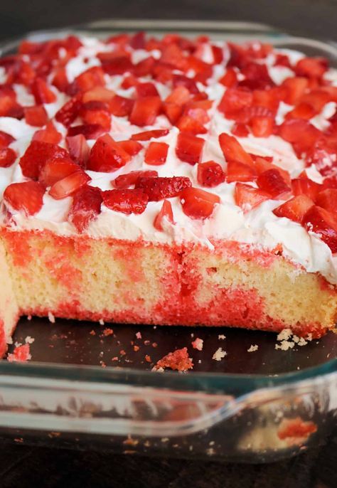 Try my Easy Strawberry Jello Poke Cake for a light and refreshing summer cake your family and friends will love! It's made with just 5 ingredients including fresh strawberries, strawberry jello mix, and whipped cream topping, and is so delicious! #strawberrypokecake #jellopokecake #pokecake #strawberriesandcream #dessert Jello Poke Cake, Strawberry Poke Cake, Poke Cake Jello, Refrigerator Cake, Strawberry Poke Cakes, Strawberry Cake Easy, Jello Cake, Creamy Pudding, Cheesecake Pudding