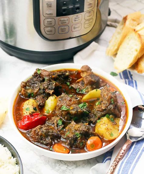 Instant Pot Oxtail Soup - Immaculate Bites Slow Cooker Oxtail Recipes Crockpot, Oxtail Recipes Easy, Soup Instant Pot, Oxtail Soup, Oxtail Recipes, Cauliflower Soup Recipes, Hearty Stews, Cauliflower Soup, Easy Instant Pot Recipes