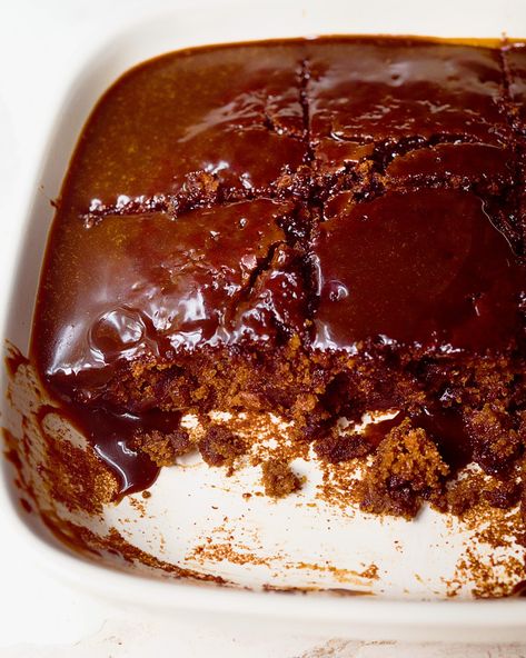 Sticky Toffee Pudding Nigella Lawson, English Sticky Toffee Pudding Recipes, Stick Toffee Pudding Recipe, Stick Toffee Pudding, Best Sticky Toffee Pudding Recipe, Hot Dessert Recipes, Nigella Sticky Toffee Pudding, Sticky Date Pudding Recipe, Sticky Toffee Pudding Recipe