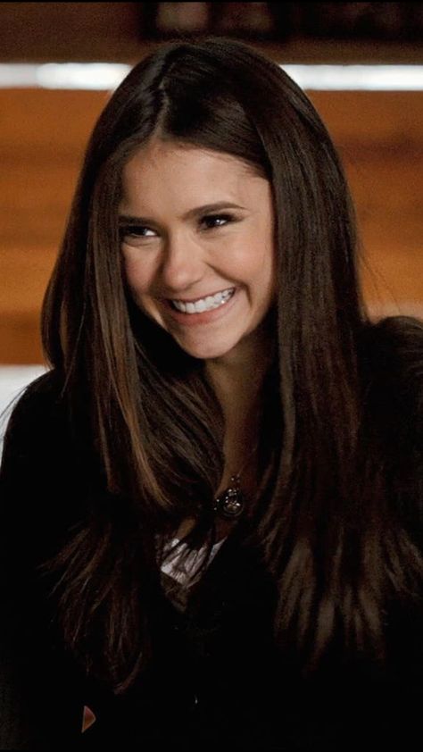 Elena Gilbert Smiling, Elena Gilbert Smile, Elena Gilbert Hair, Elena Gilbert Style, Elena Damon, Katerina Petrova, Brunette Makeup, Vampire Diaries Cast, Katherine Pierce